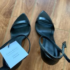 ✨Zara Strappy Black Heels✨